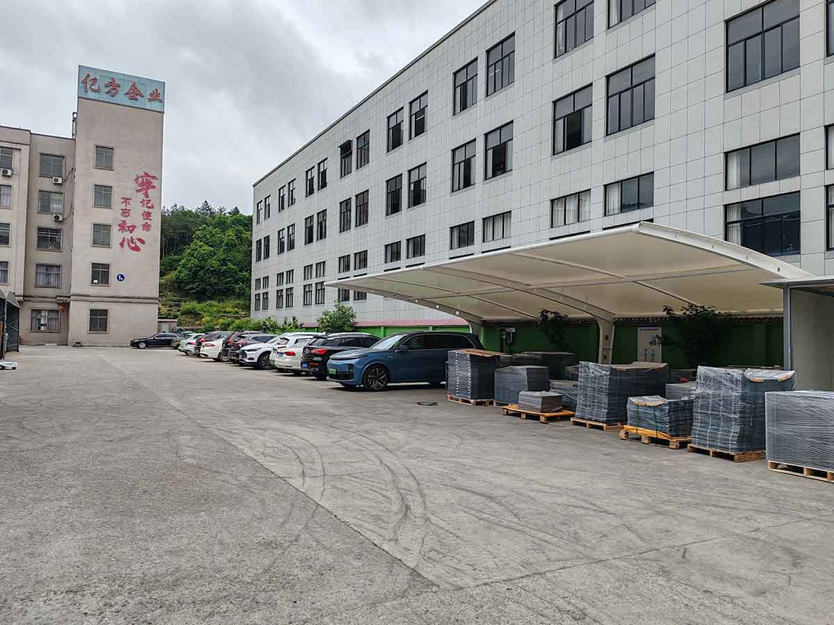 亿方企业厂区外景，工厂大楼外部实景